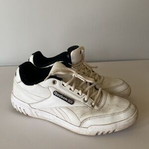 Reebok Vintage Sneaker Shoes Women's size 8